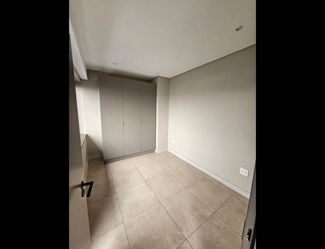 2 BEDROOM APARTMENT FOR SALE IN SANDOWN